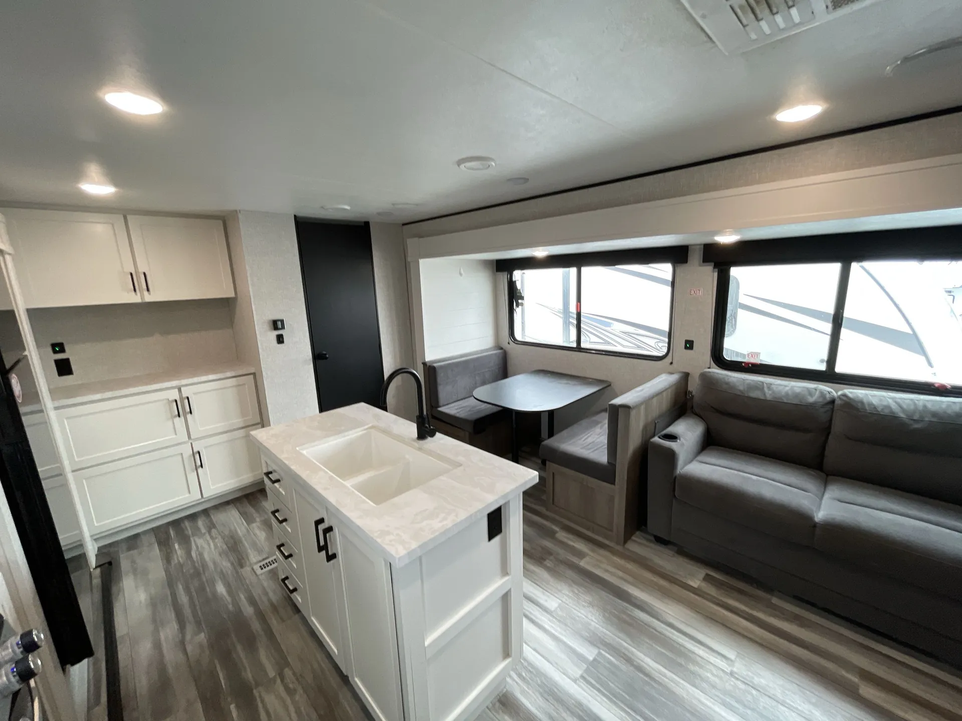 2025 Jayco Jay Flight SLX 333BTS — living area main