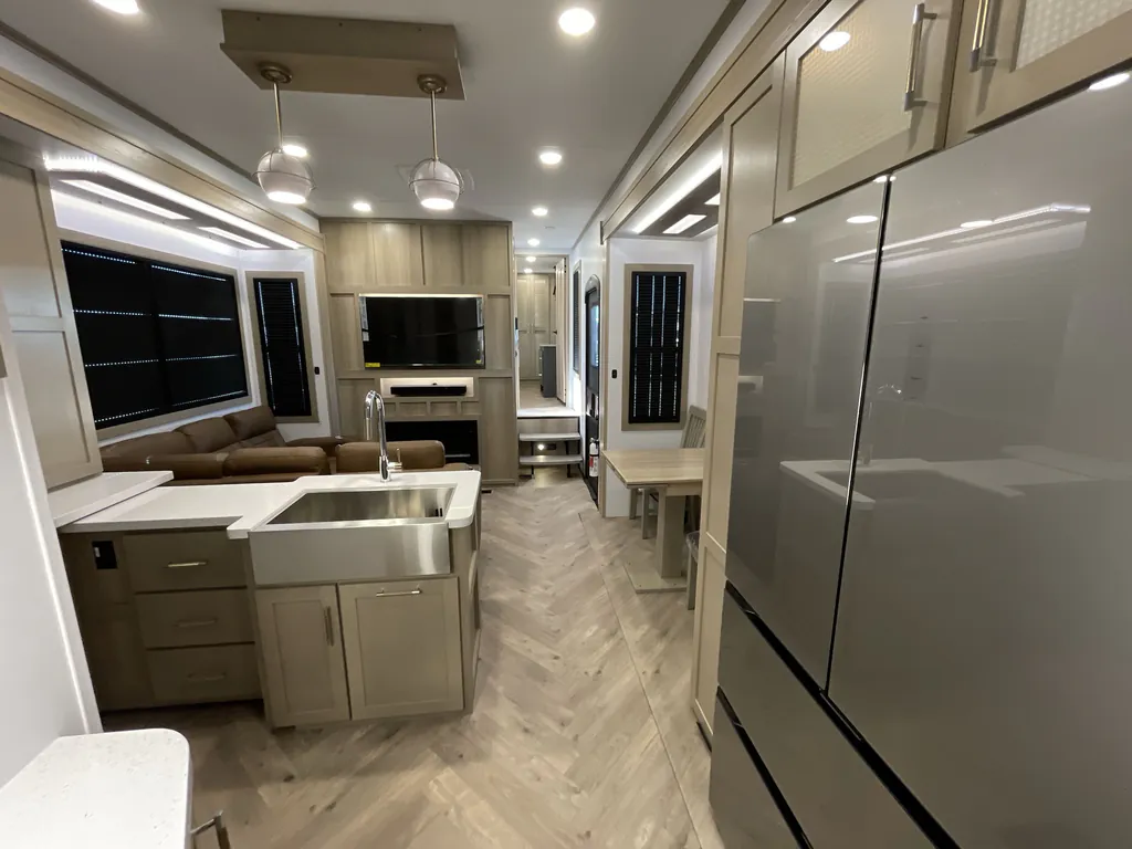 2026 Keystone Raptor 433, Photos photo 3