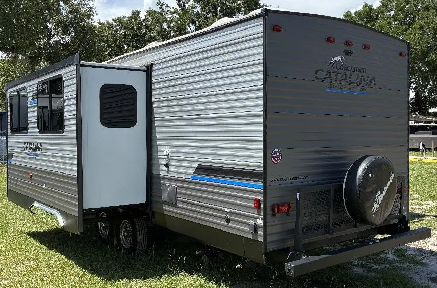 2023 Coachmen Catalina Legacy Edition 263BHSCK - Photo 3