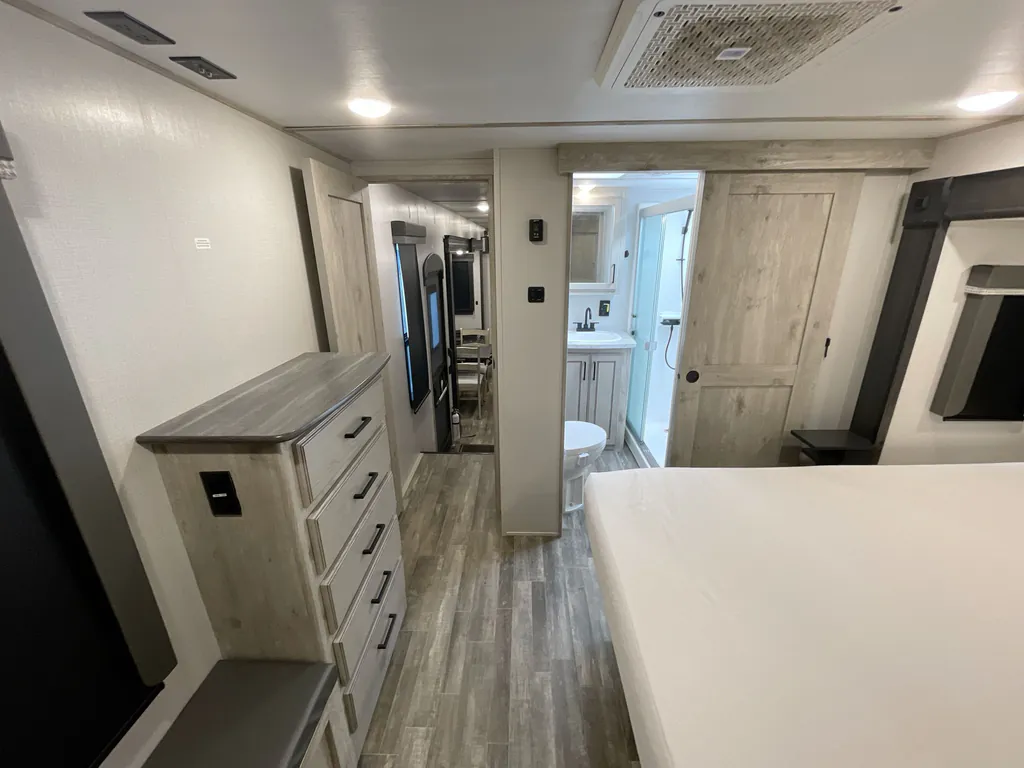 2023 Keystone Avalanche 390DS, Photos photo 18