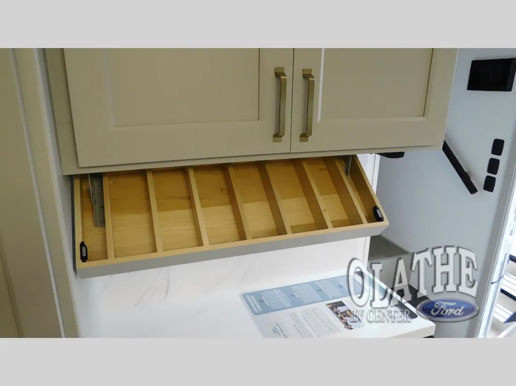 2026 Brinkley Model G 4100, Photos photo 26