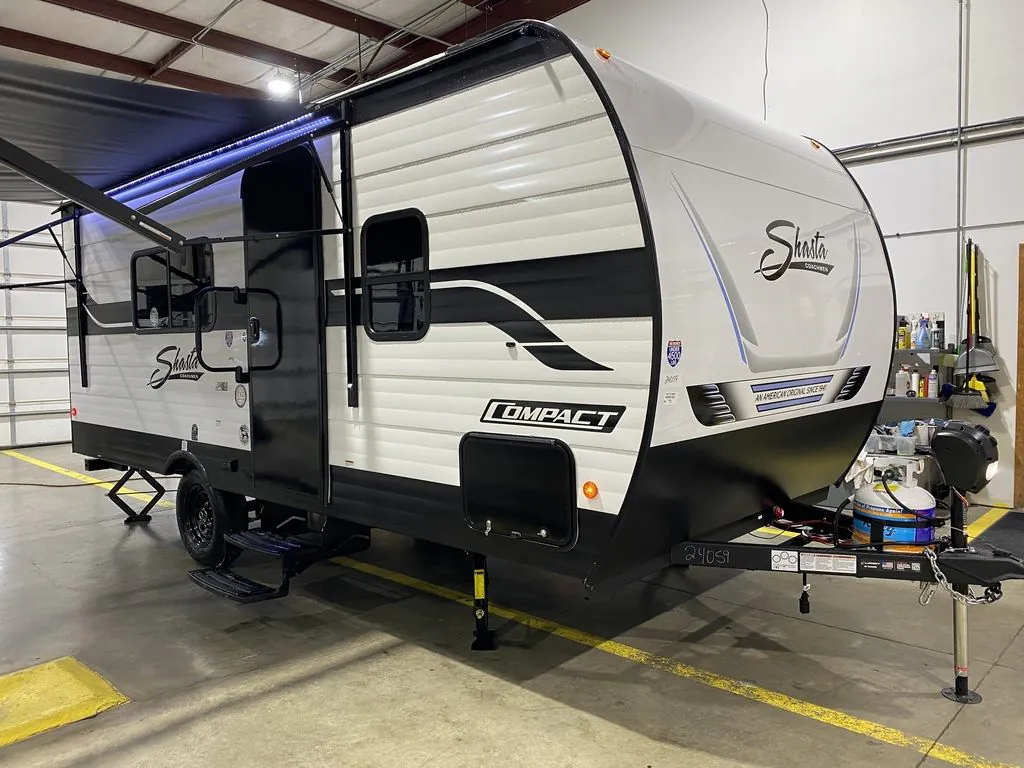 2026 Shasta Compact 18FQ - Photo 2