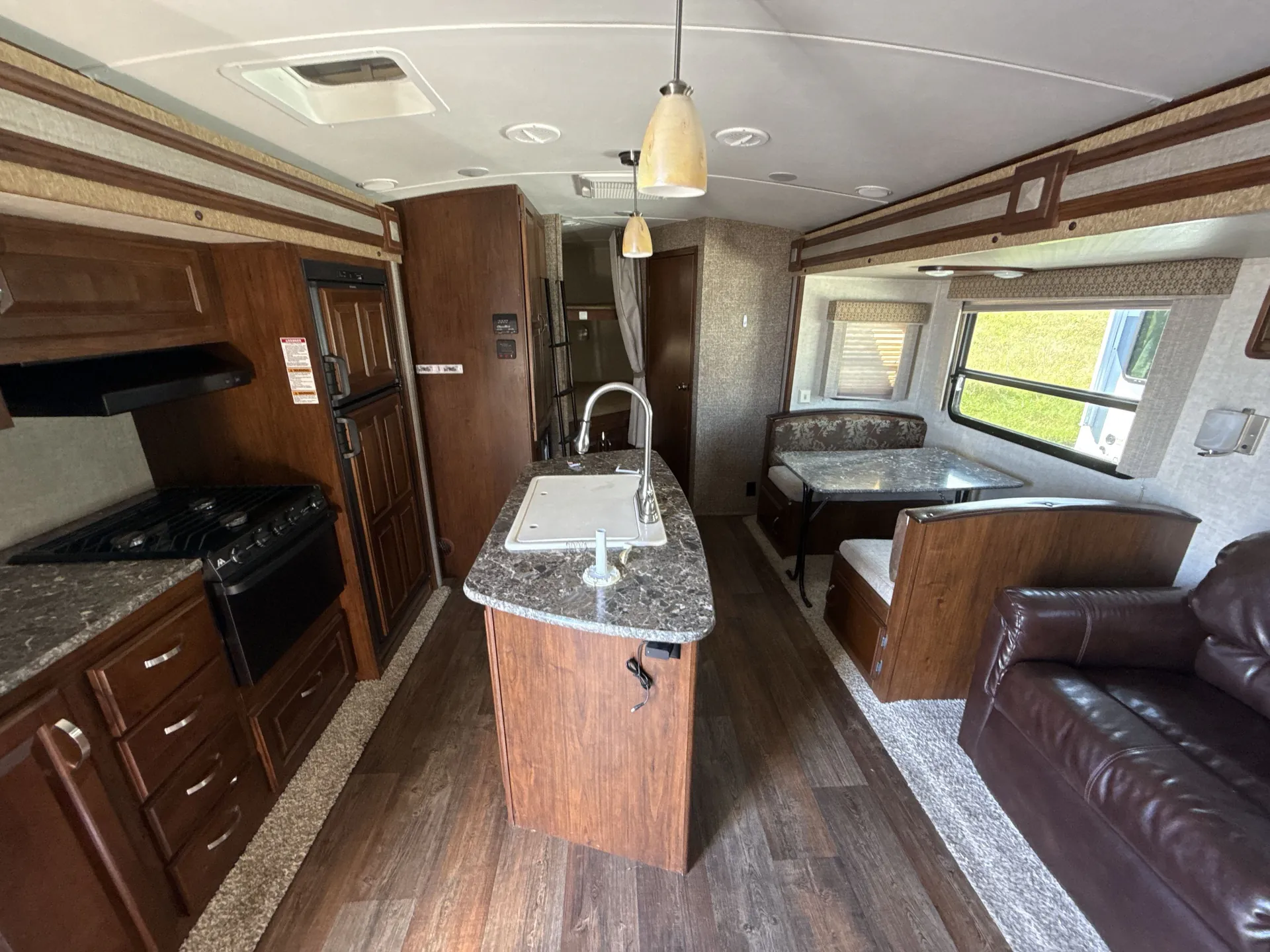2015 Keystone Laredo 299BH — living area main