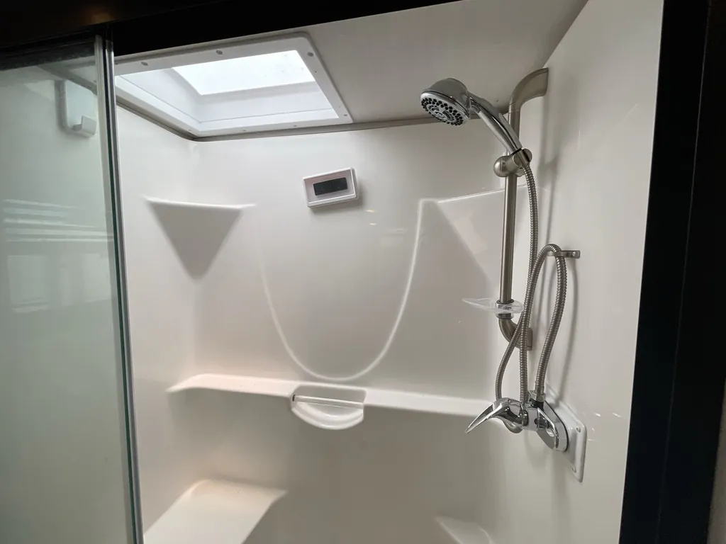 2023 Forest River Cardinal Luxury 380RLX, Photos photo 21