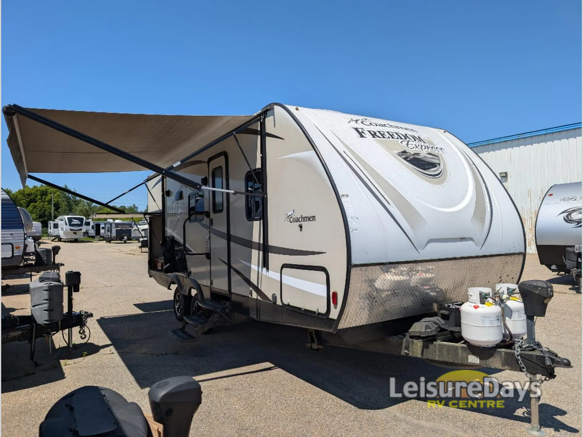 2017 Coachmen Freedom Express LTZ 231RBDS - Photo 2