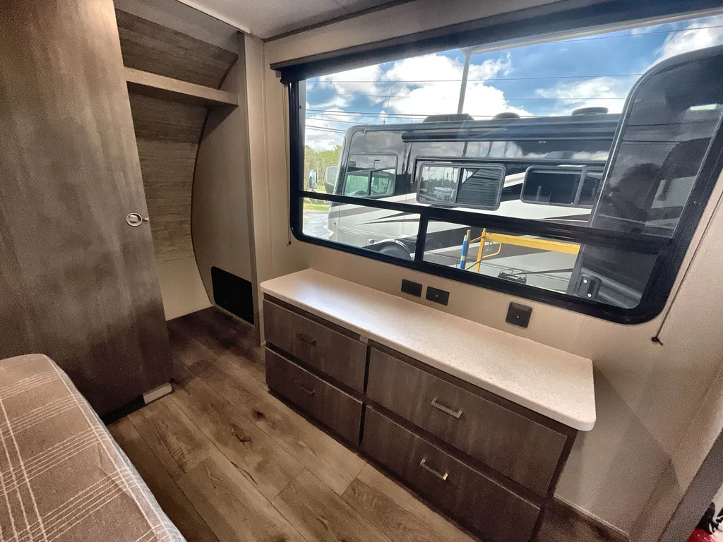 2026 Coachmen Catalina Legacy 343BHTS DEN, Photos photo 18