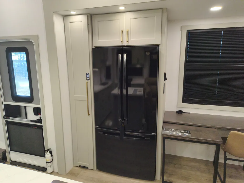2026 Brinkley Model G 4150, Photos photo 18
