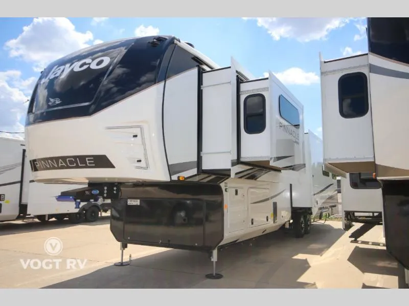 2027 Jayco Pinnacle 38SSWS - Photo 4