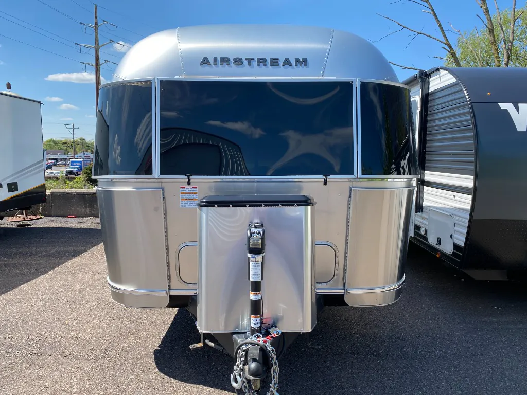 2023 Airstream Flying Cloud 25FB Twin - Photo 4