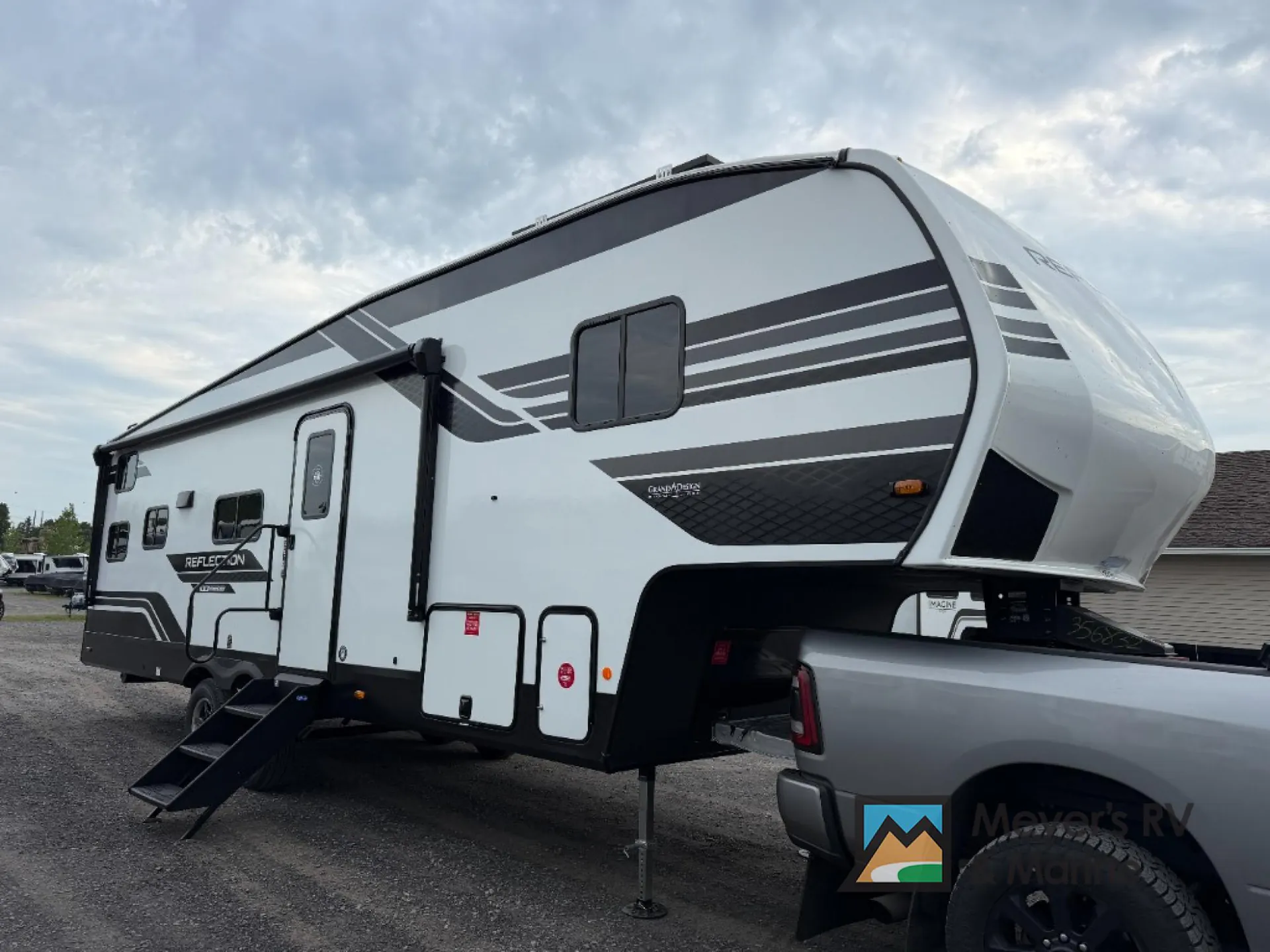 2027 Grand Design Reflection 100 Series 27BH dealer photo 1 from Meyer's RV