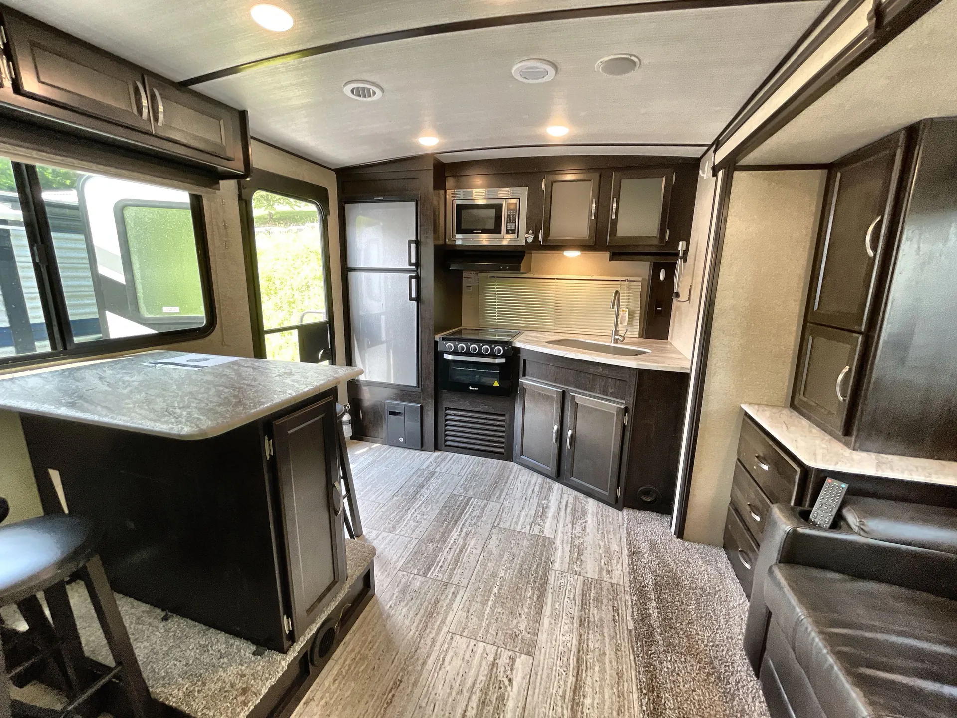 2021 Coachmen Spirit Ultra Lite 2255RK — living area main