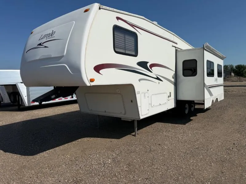 2003 Keystone Laredo 28RE - Photo 3