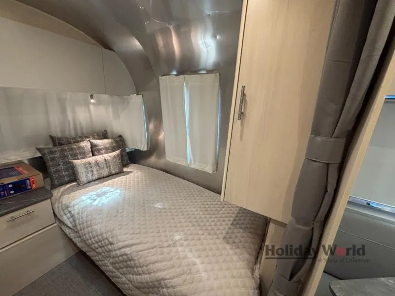 2026 Airstream Flying Cloud 23FB - Photo 3