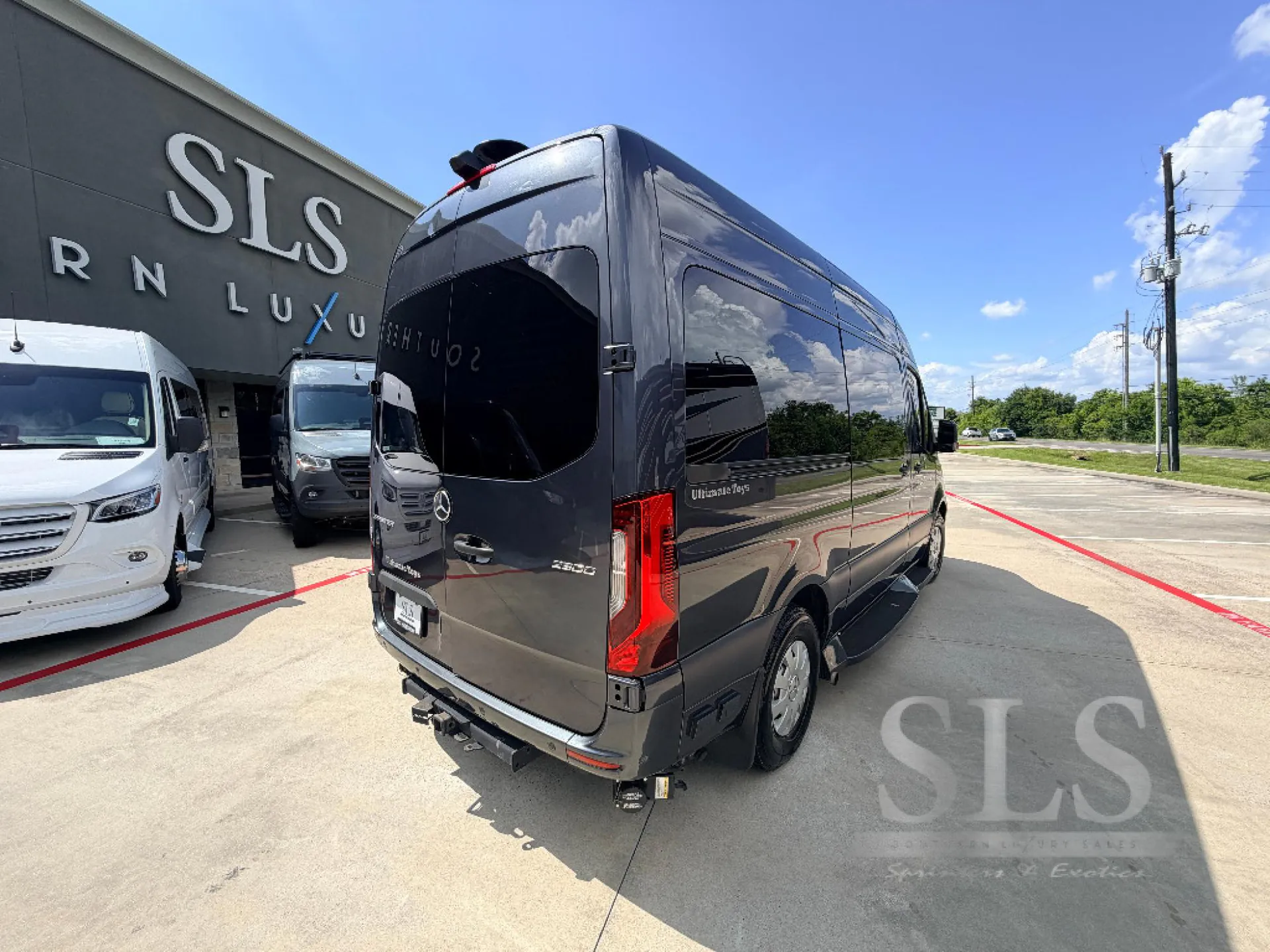 2024 Midwest Automotive Designs Luxe Cruiser D4 - Photo 4