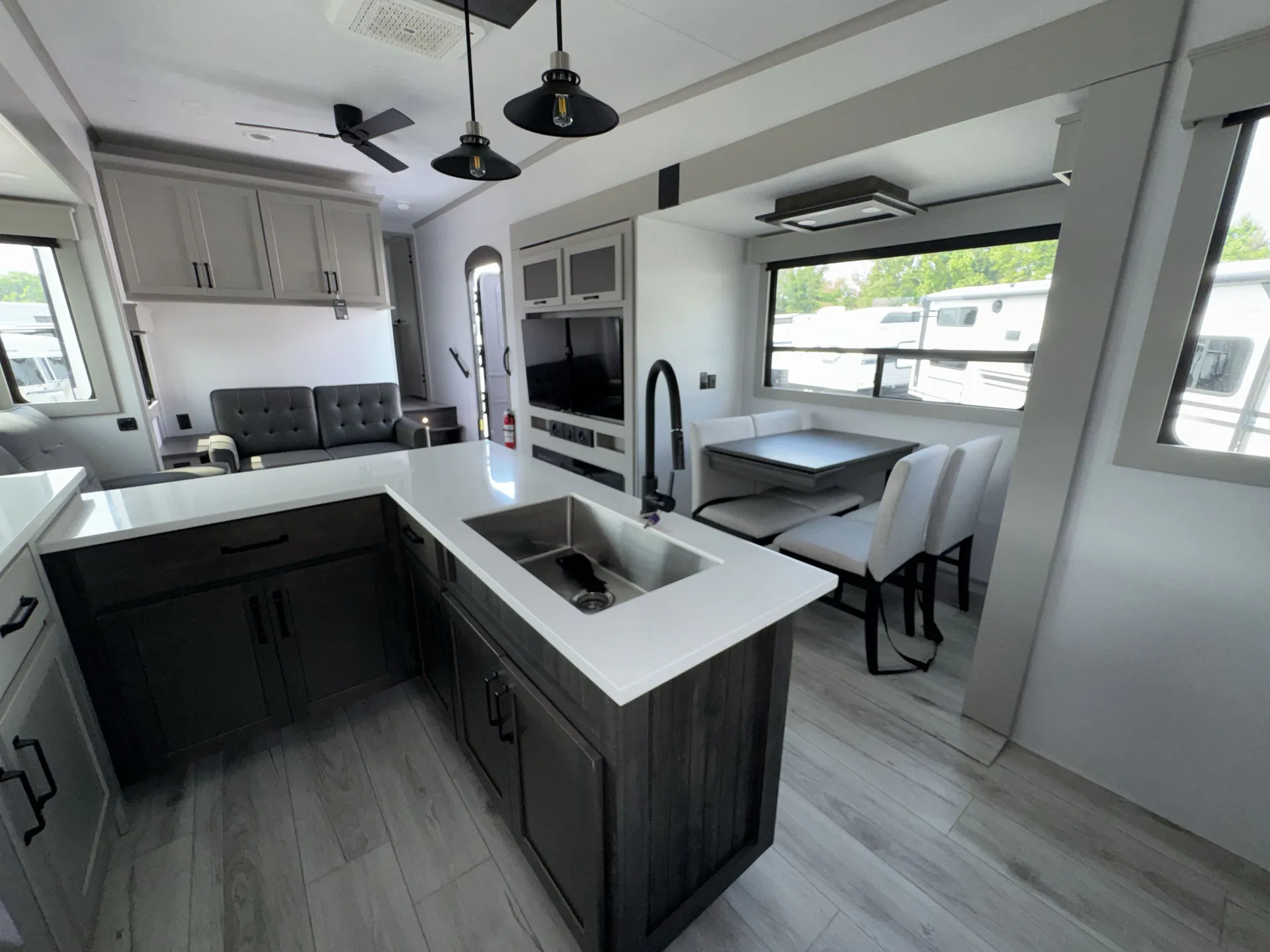 2025 Keystone Montana High Country 325RK — living area main