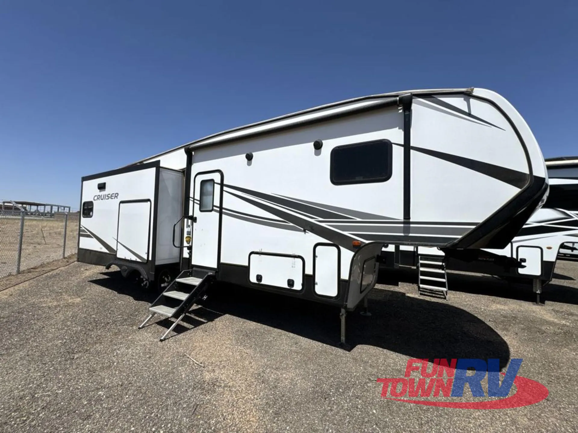 2023 CrossRoads Cruiser Aire 28RD - Photo 3