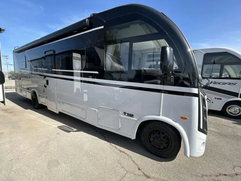 2026 Thor Motor Coach Vegas 281 - Photo 4