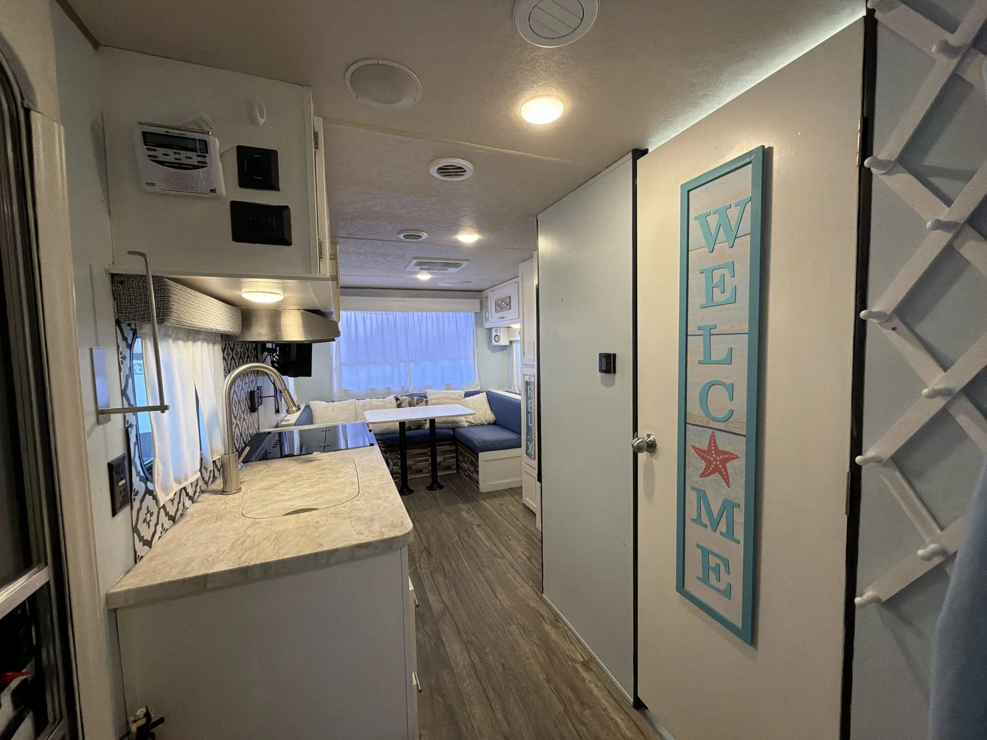 2018 Forest River Cherokee Grey Wolf 20RDSE — living area main