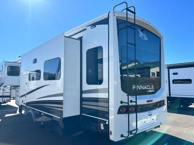 2026 Jayco Pinnacle 32RLTS - Photo 4