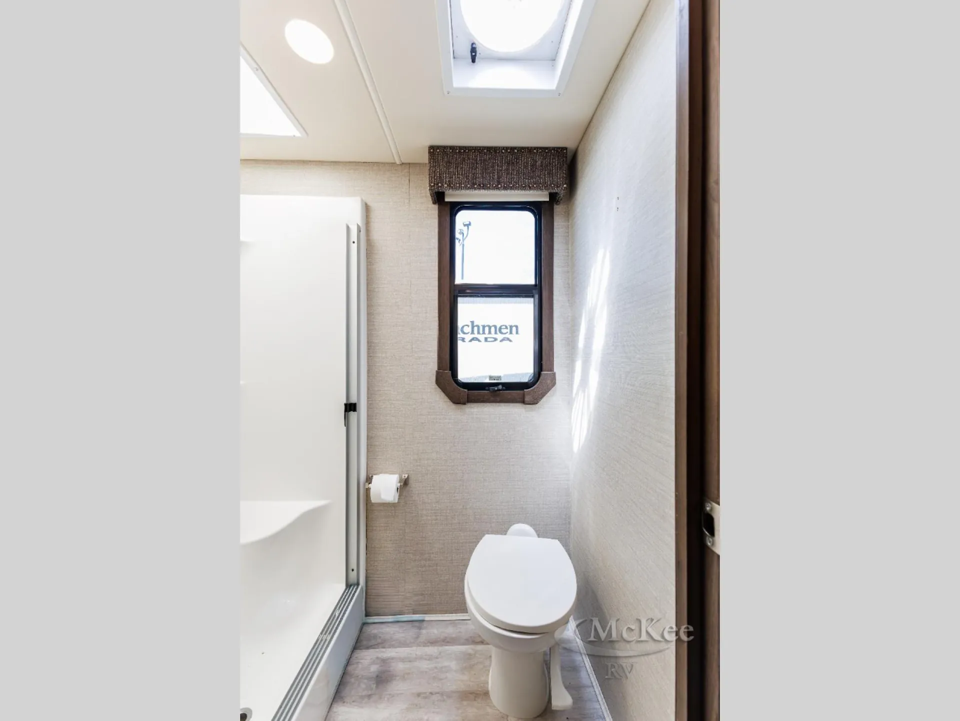 2020 Entegra Coach Accolade 37TS dealer photo 6 from McKee RV
