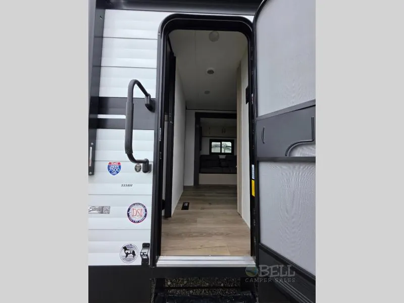 2026 Shasta RVs i-5 Edition 533BH, Photos photo 16