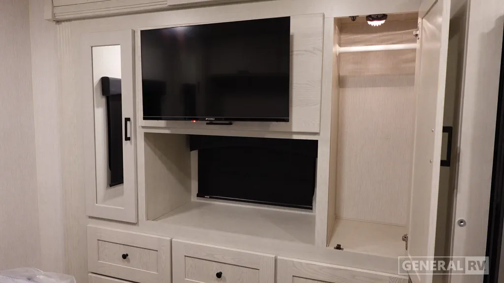 2027 NeXus RV Maximus 32MX, Photos photo 27