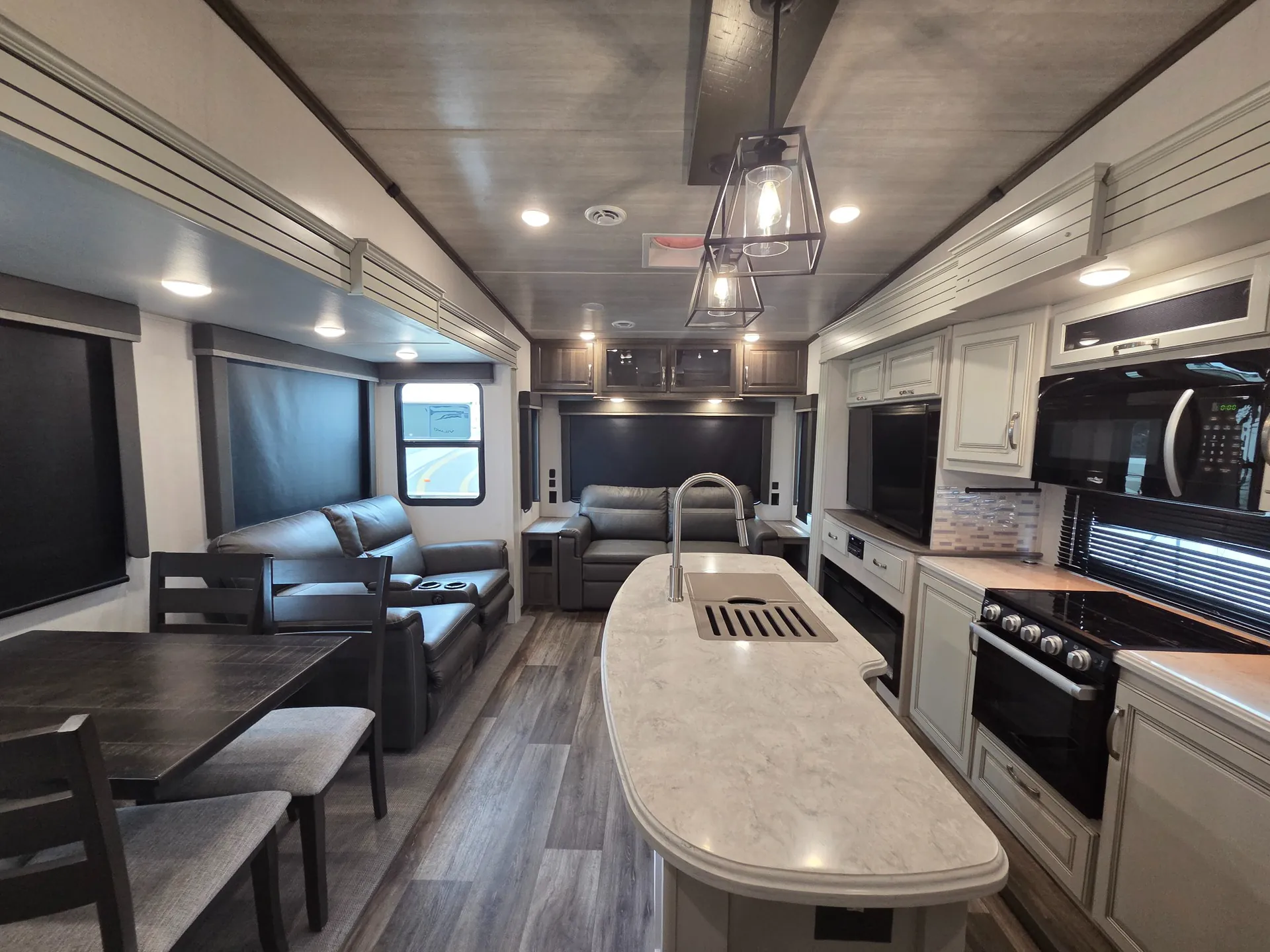 2022 Keystone Cougar 316RLS - Photo 3