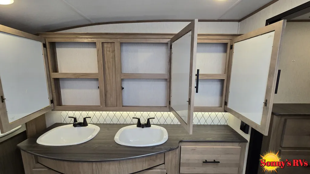 2023 Forest River Sabre 38RLH, Photos photo 44