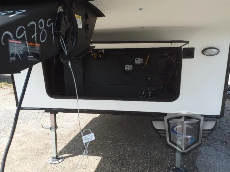 2023 Coachmen Chaparral 334FL - Photo 3