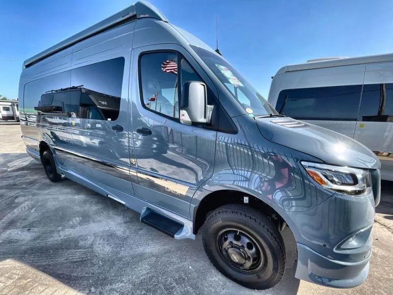 2027 Grech RV Strada-ion AWD LOUNGE - Photo 2