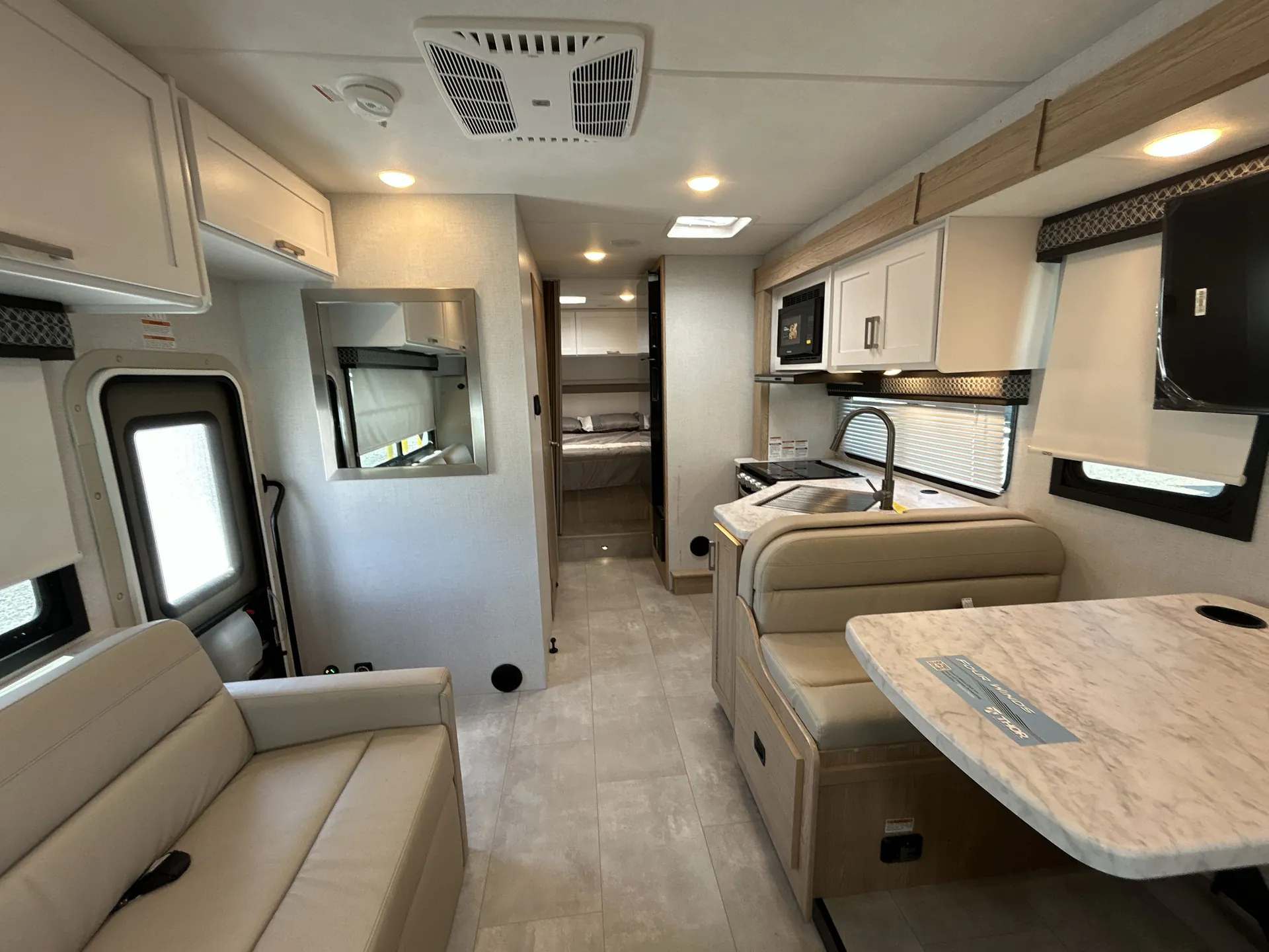 2026 Thor Motor Coach Freedom Elite 28HE — living area main