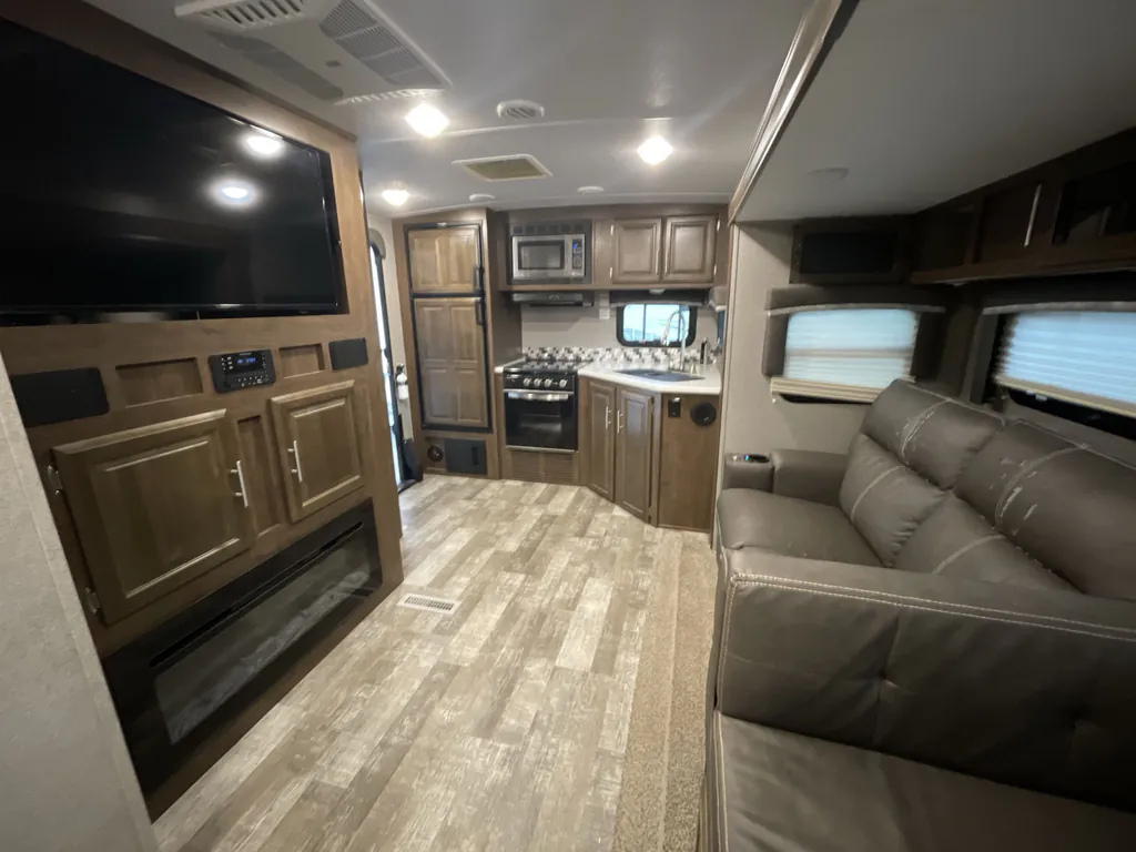 2021 Forest River Rockwood Ultra Lite 2614BS, Photos photo 3