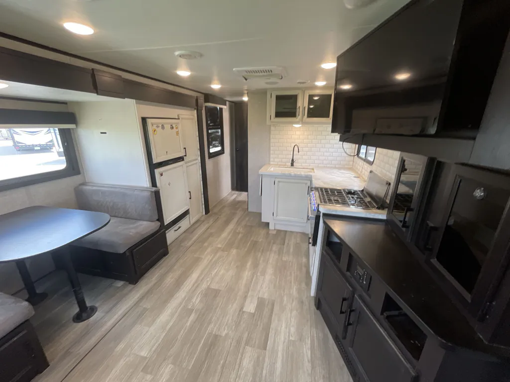 2023 Jayco Jay Feather 26RL, Photos photo 3