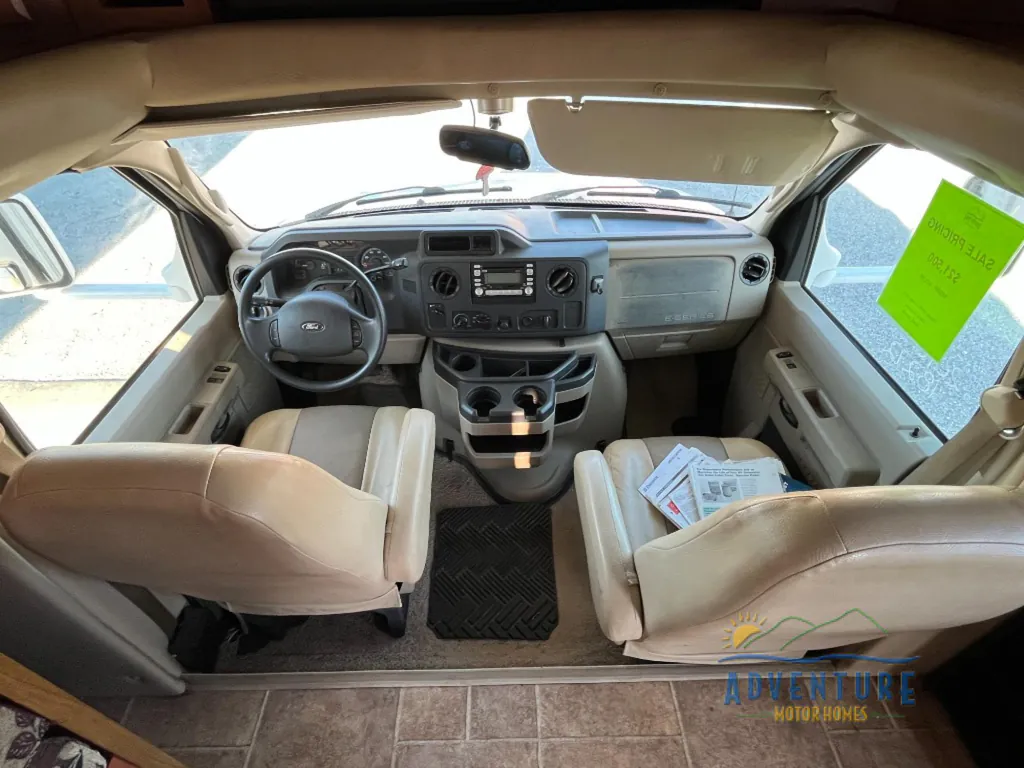 2010 Forest River Sunseeker 3120DS, Photos photo 9