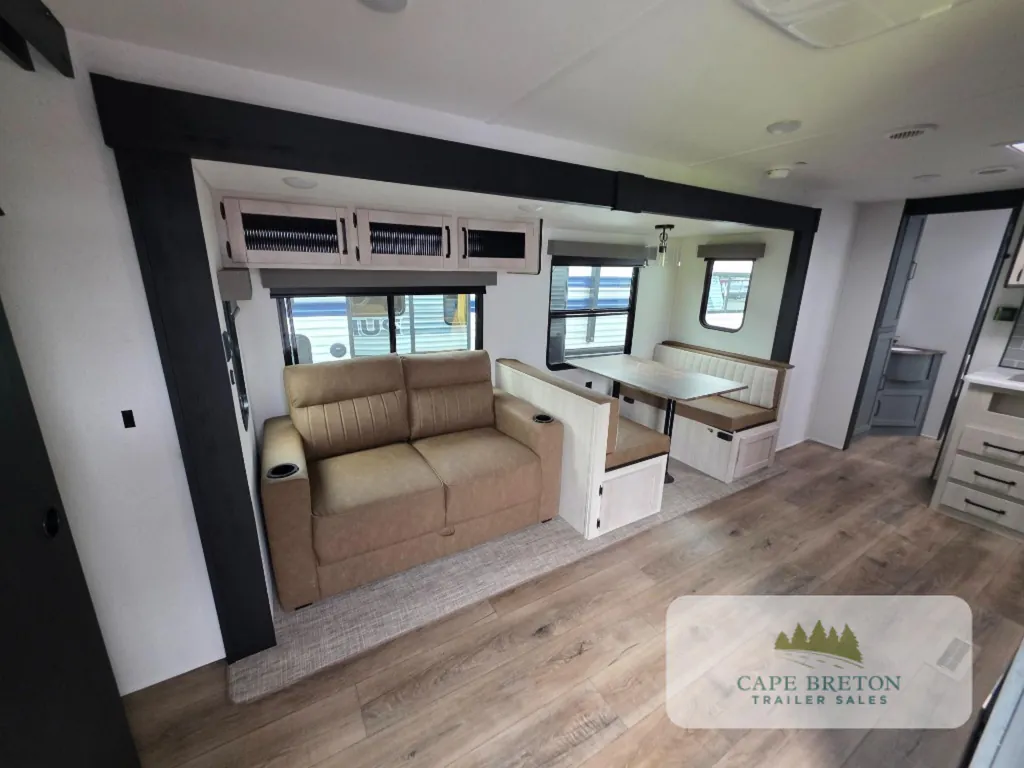 2027 Palomino Puma 337BH, Photos photo 3