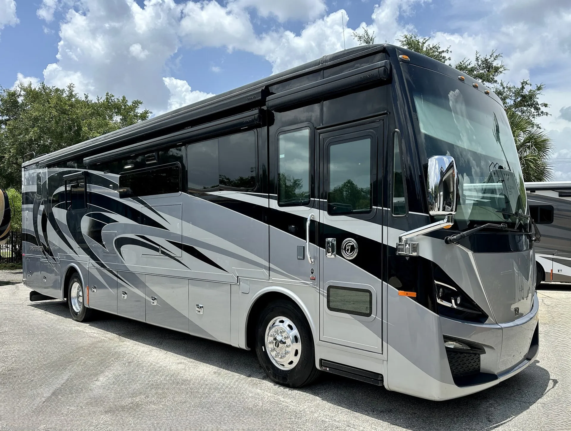 2020 Tiffin Phaeton 37 BH - Photo 2