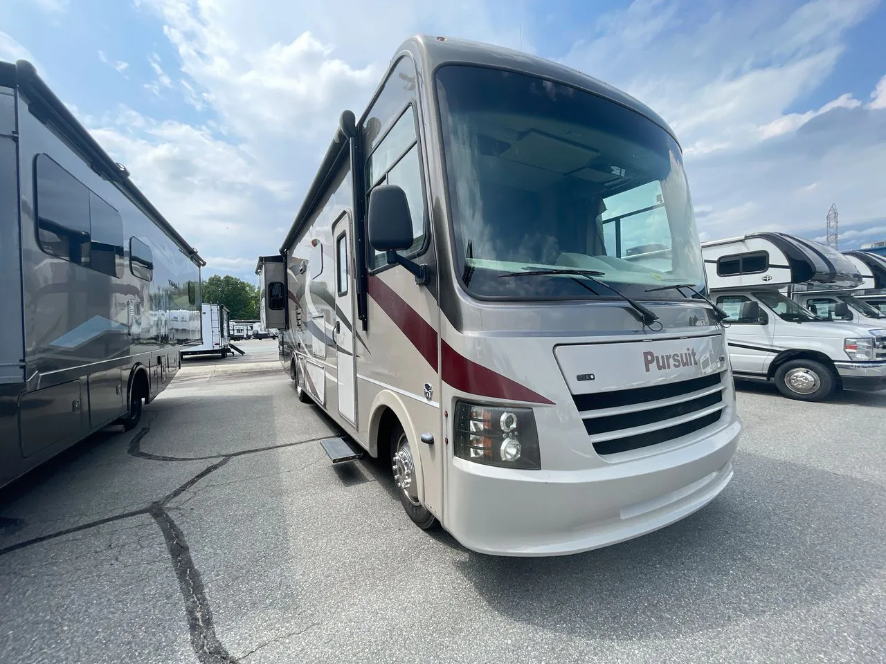 2015 Coachmen Pursuit 31BD - Photo 2