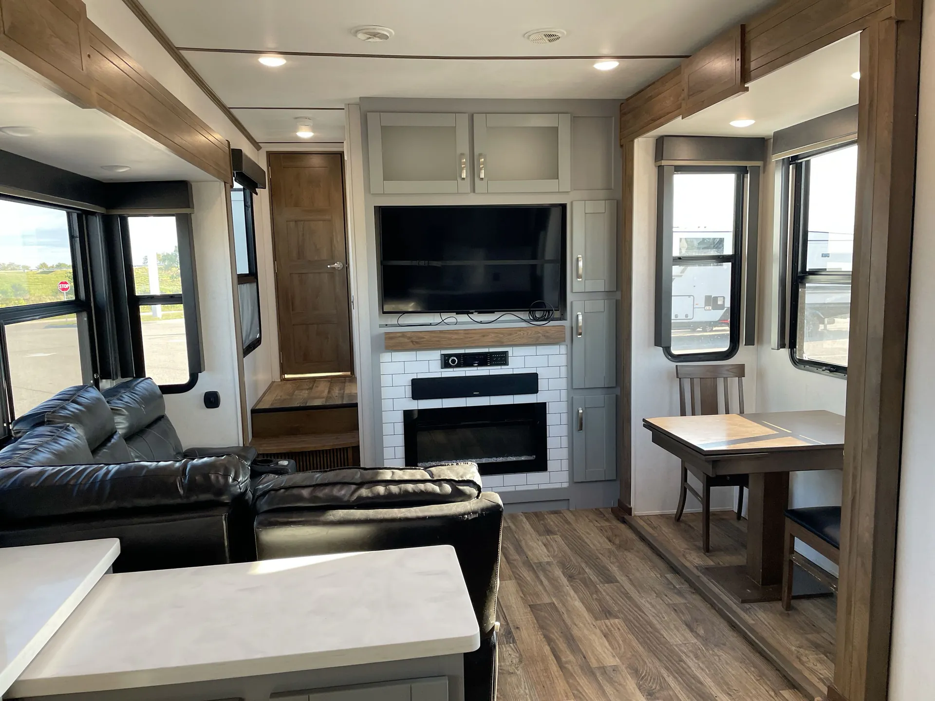 2020 Keystone Fuzion 429 — living area main