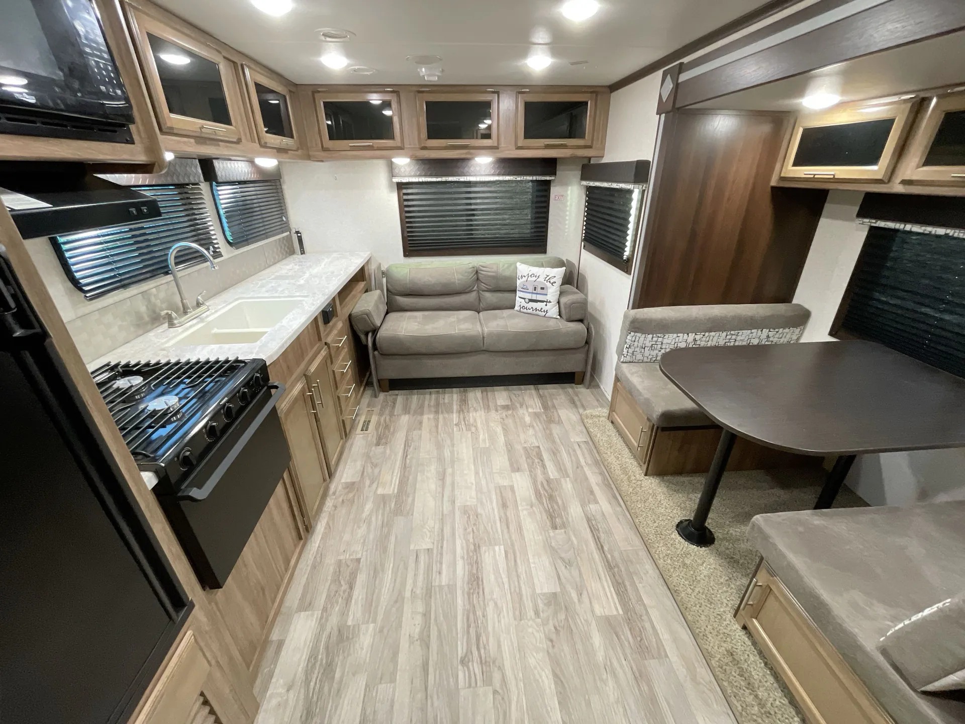 2019 Jayco Jay Feather 24RL — cabinet