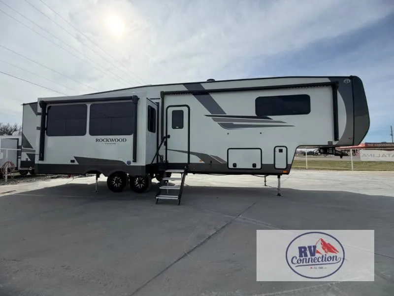 2026 Forest River Rockwood Signature 405SBH - Photo 2