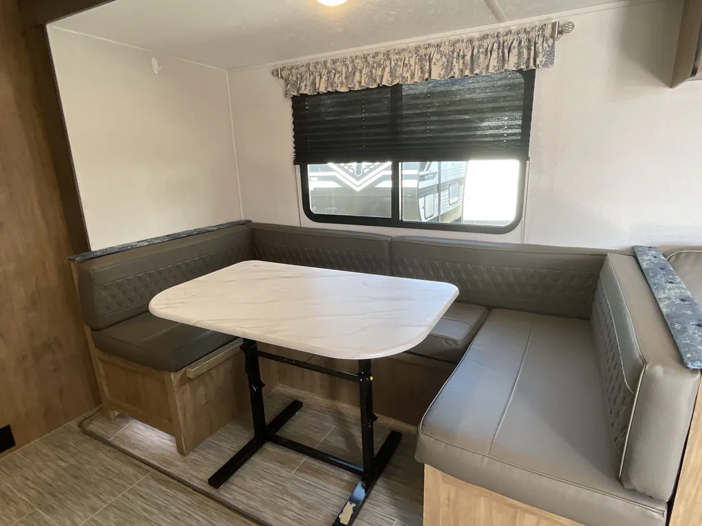 2024 Coachmen Freedom Express Select 31SE, Photos photo 9