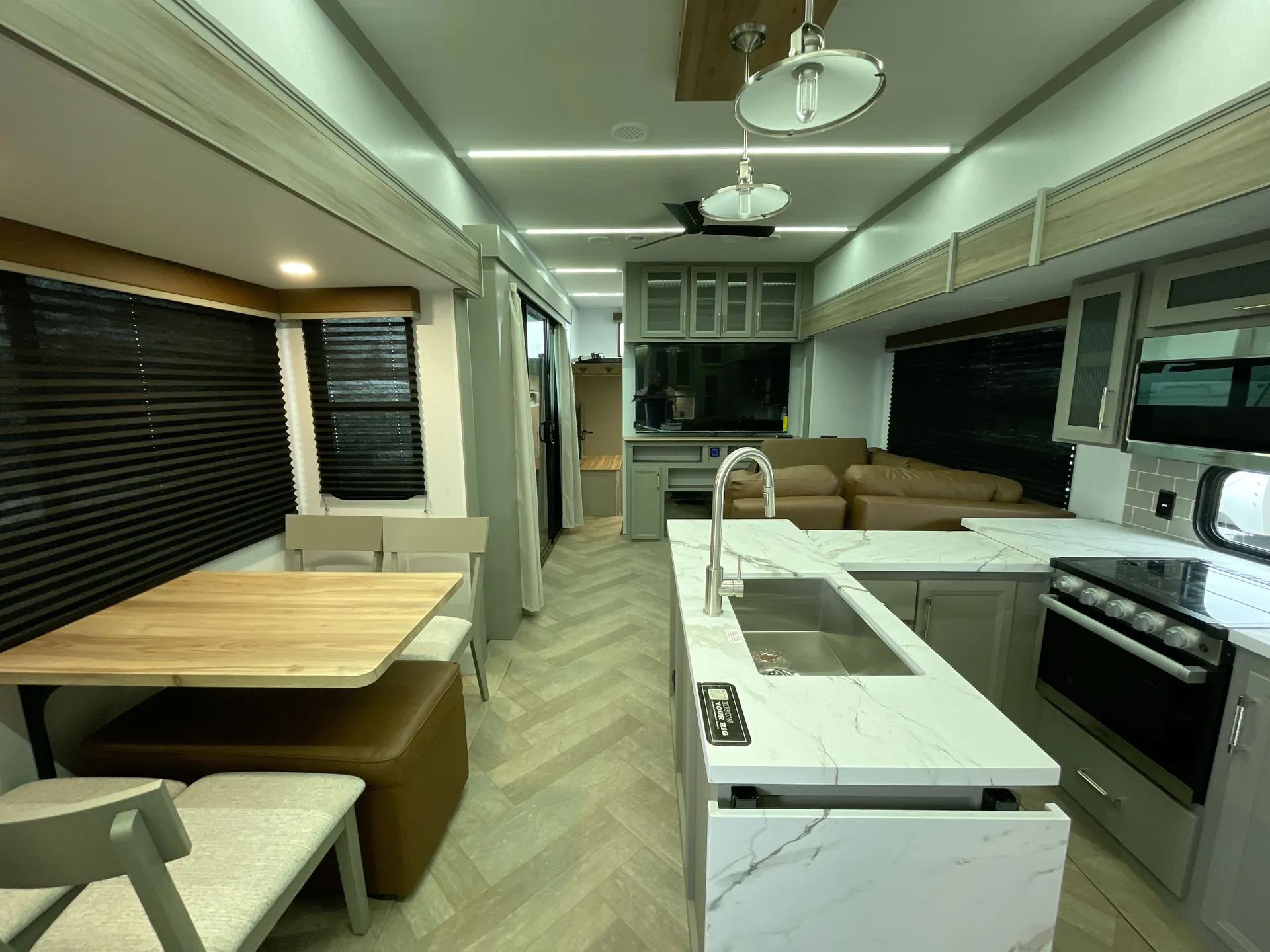 2026 Keystone Sprinter 3950SSP — living area main