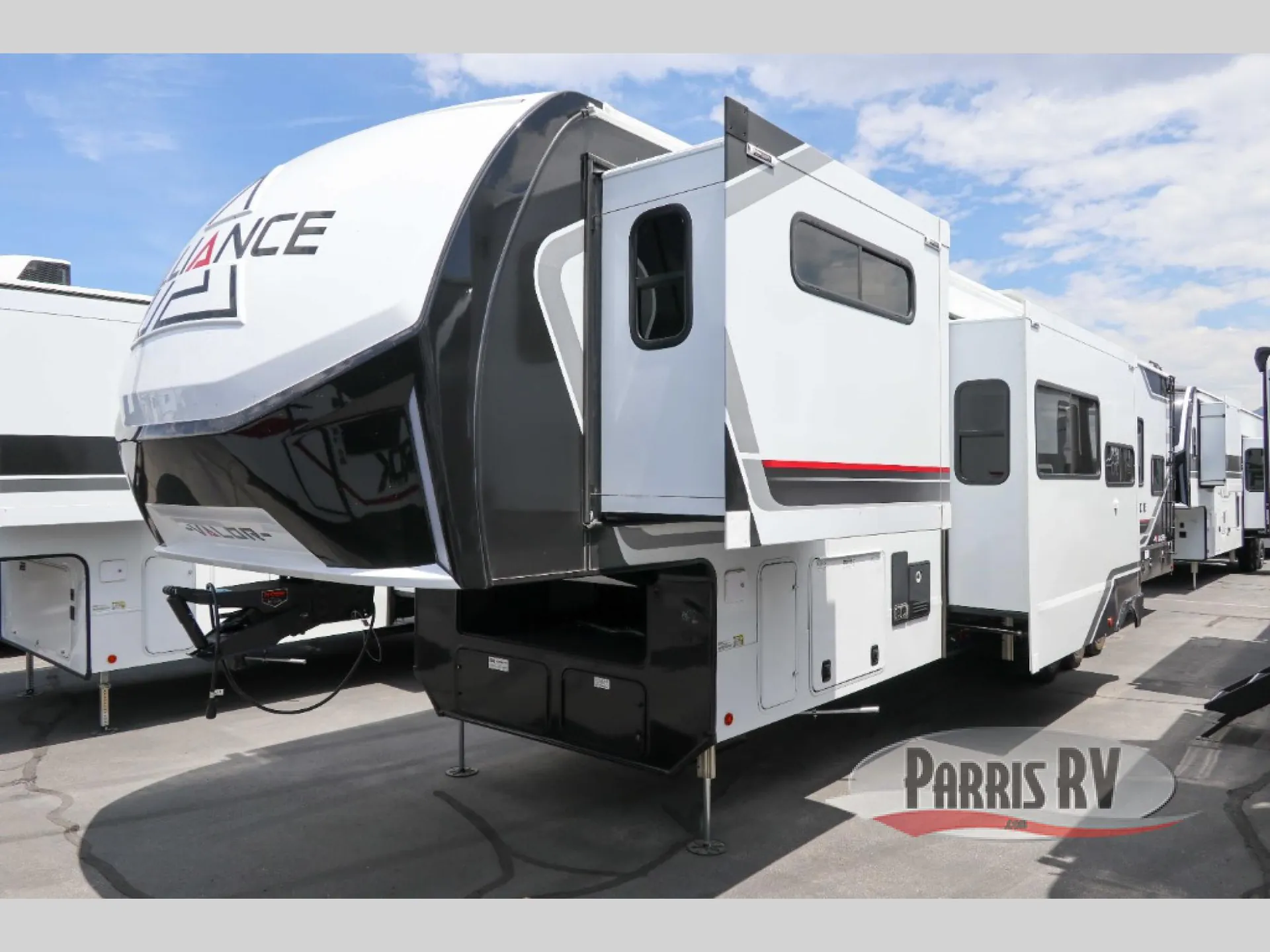 2027 Alliance RV Valor 4216 - Photo 3