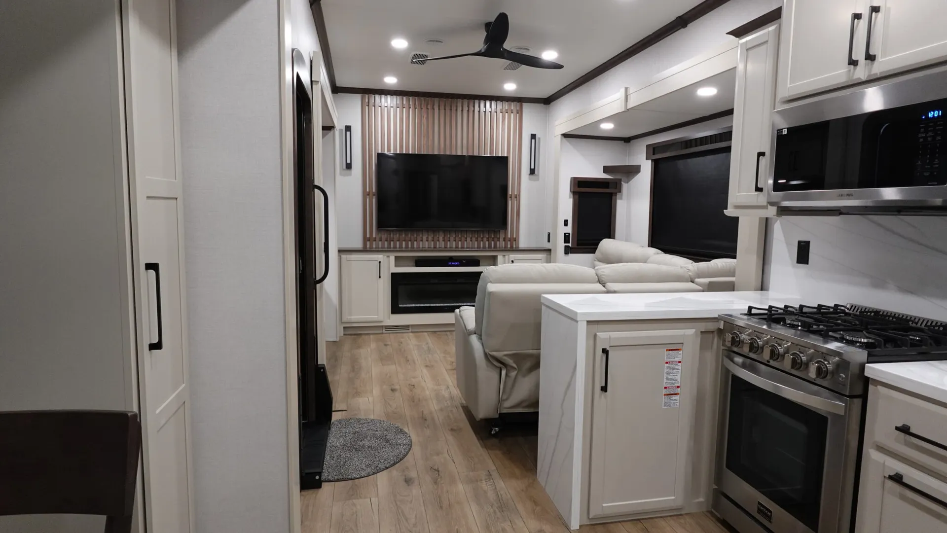 2026 Forest River Riverstone 420RE - Photo 3