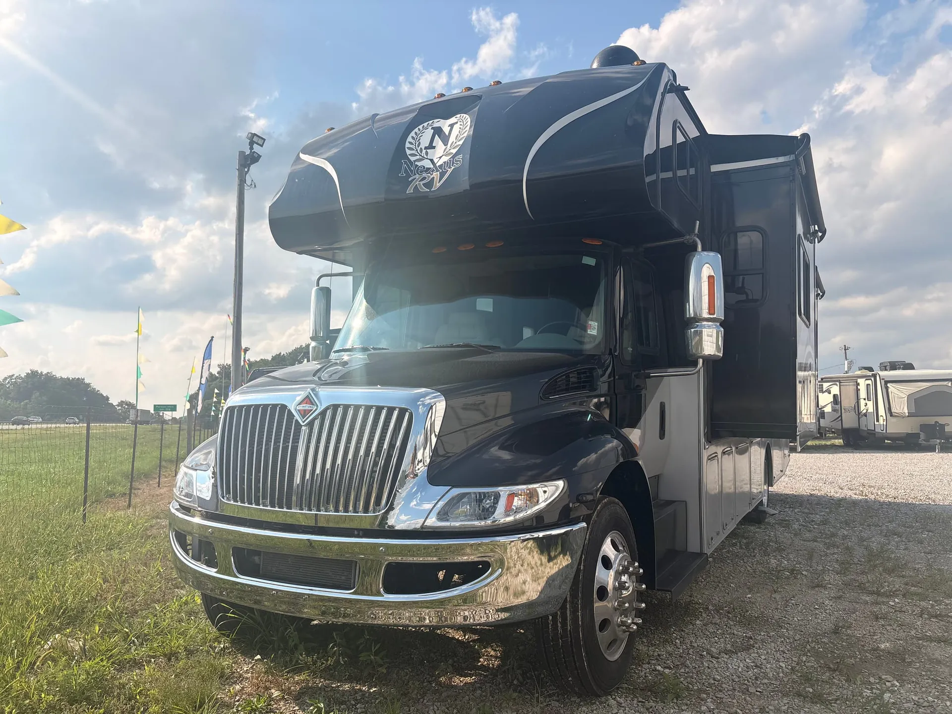 2019 Nexus Wraith 33W - Photo 2