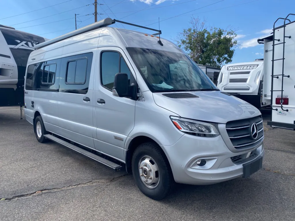 2020 Winnebago Boldt 70KL - Photo 2
