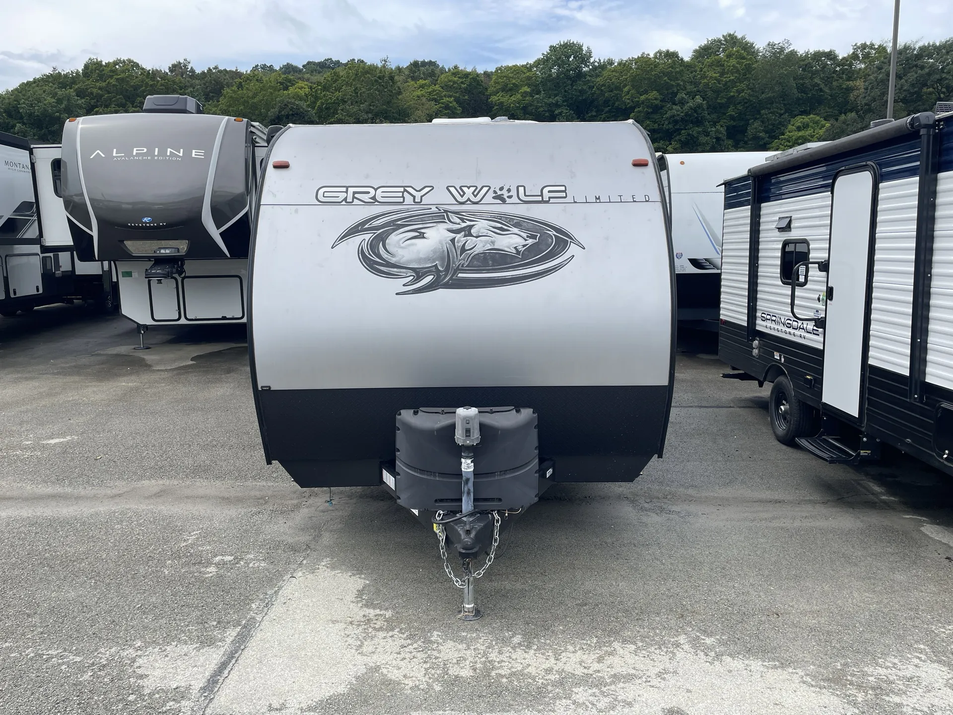 2020 Forest River Cherokee Grey Wolf 19RR — front
