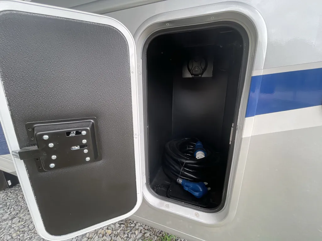 2027 Entegra Coach Vision XL 36C, Photos photo 11