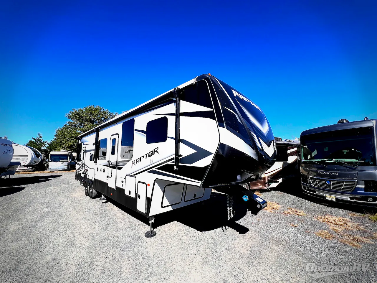 2022 Keystone Raptor 351 - Photo 2