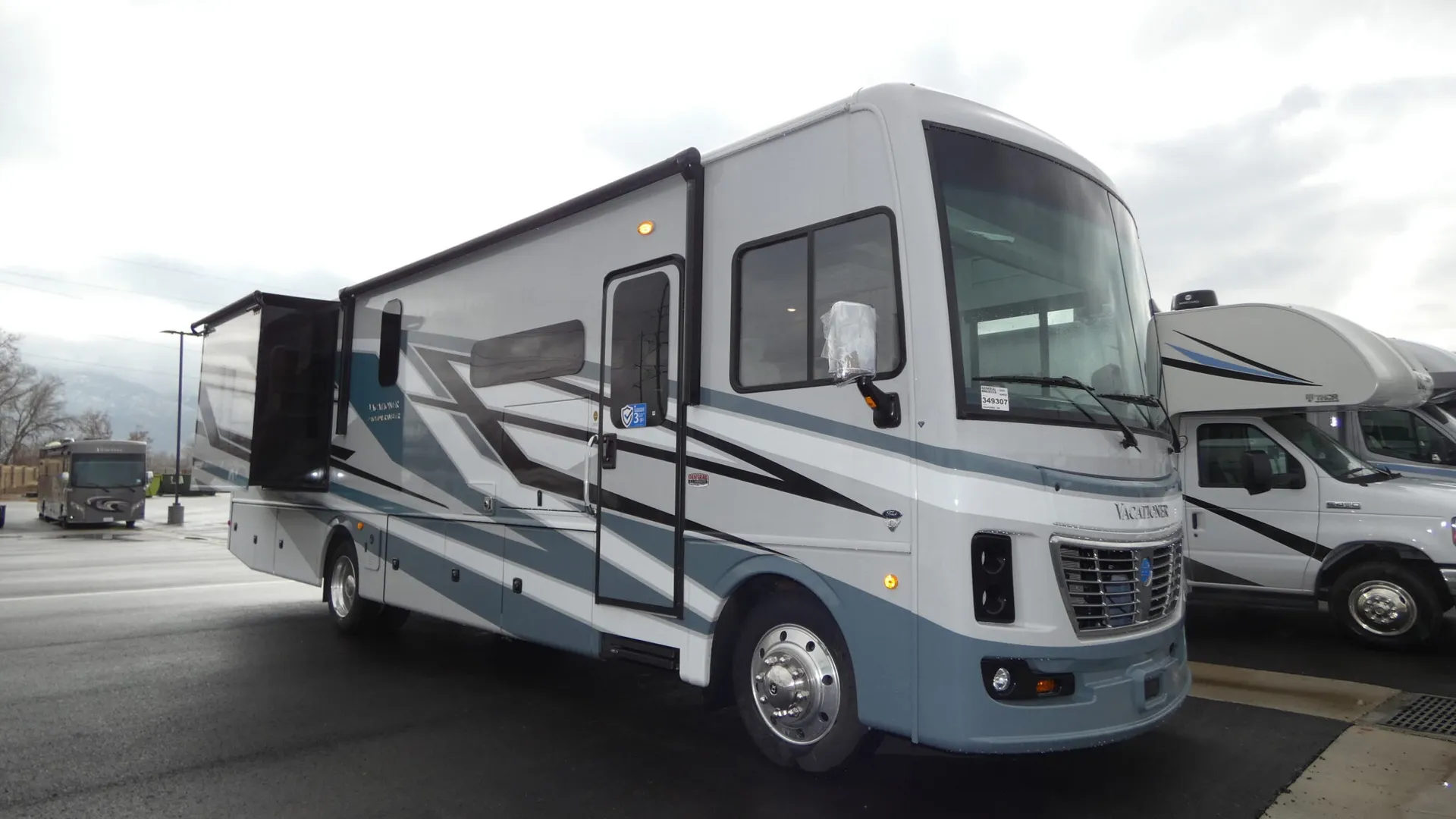 2026 Holiday Rambler Vacationer 35K - Photo 2